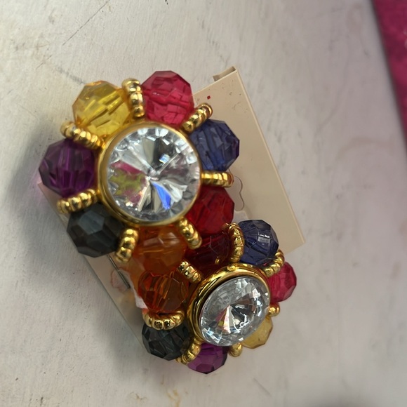 207. Vintage Multicolor Bead Clip On Earring - Picture 5 of 11